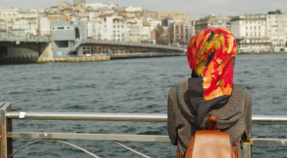 muslim travel girl